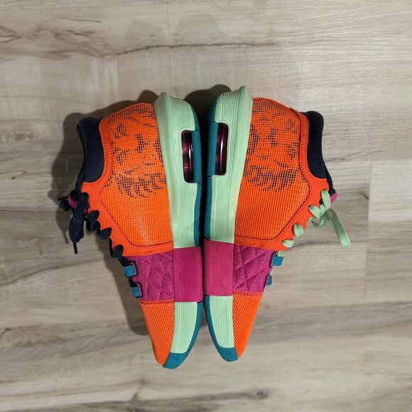 Nike LeBron Witness 8 Basketball Shoes - Picture 3 of 14